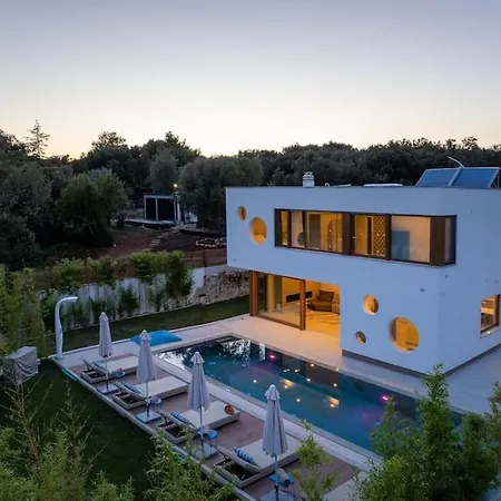 Near Wih 12 Meters Long Pool Villa