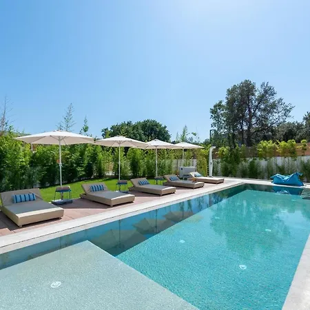 Villa Near Wih 12 Meters Long Pool *