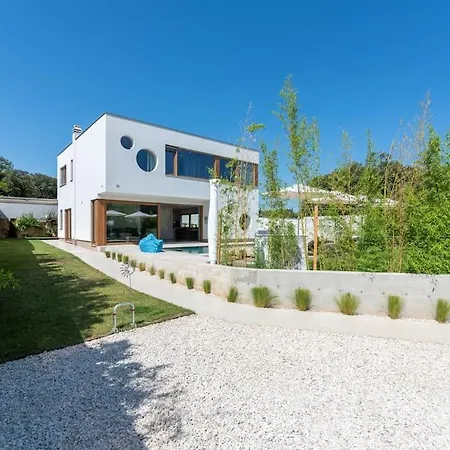 Villa Near Wih 12 Meters Long Pool