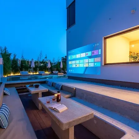 Villa Near Wih 12 Meters Long Pool Pjescana Uvala