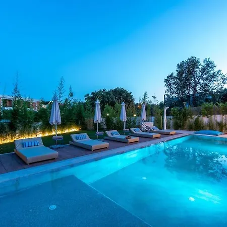 Villa Near Wih 12 Meters Long Pool *